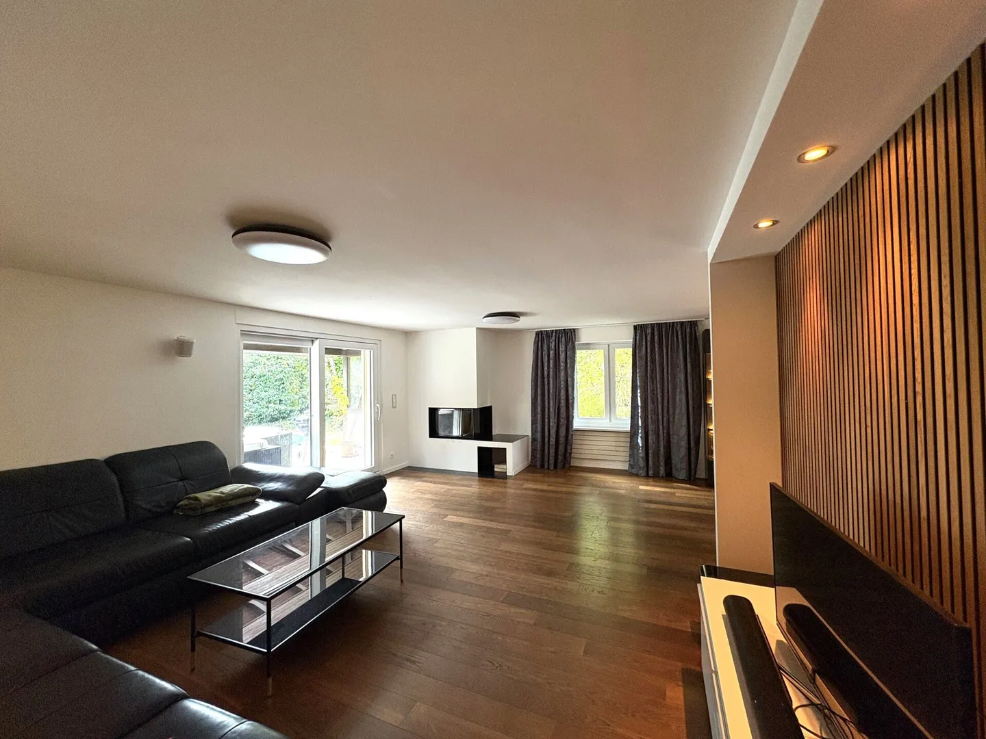 Sogno Familiare nel Verde - Casa Unifamiliare Moderna di 7½ Stanze - Foto 5 di 15