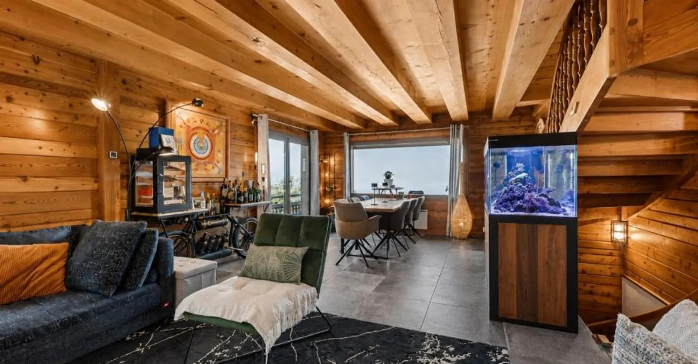 Wunderschönes renoviertes Chalet mit außergewöhnlichem Blick - Foto 4 von 13