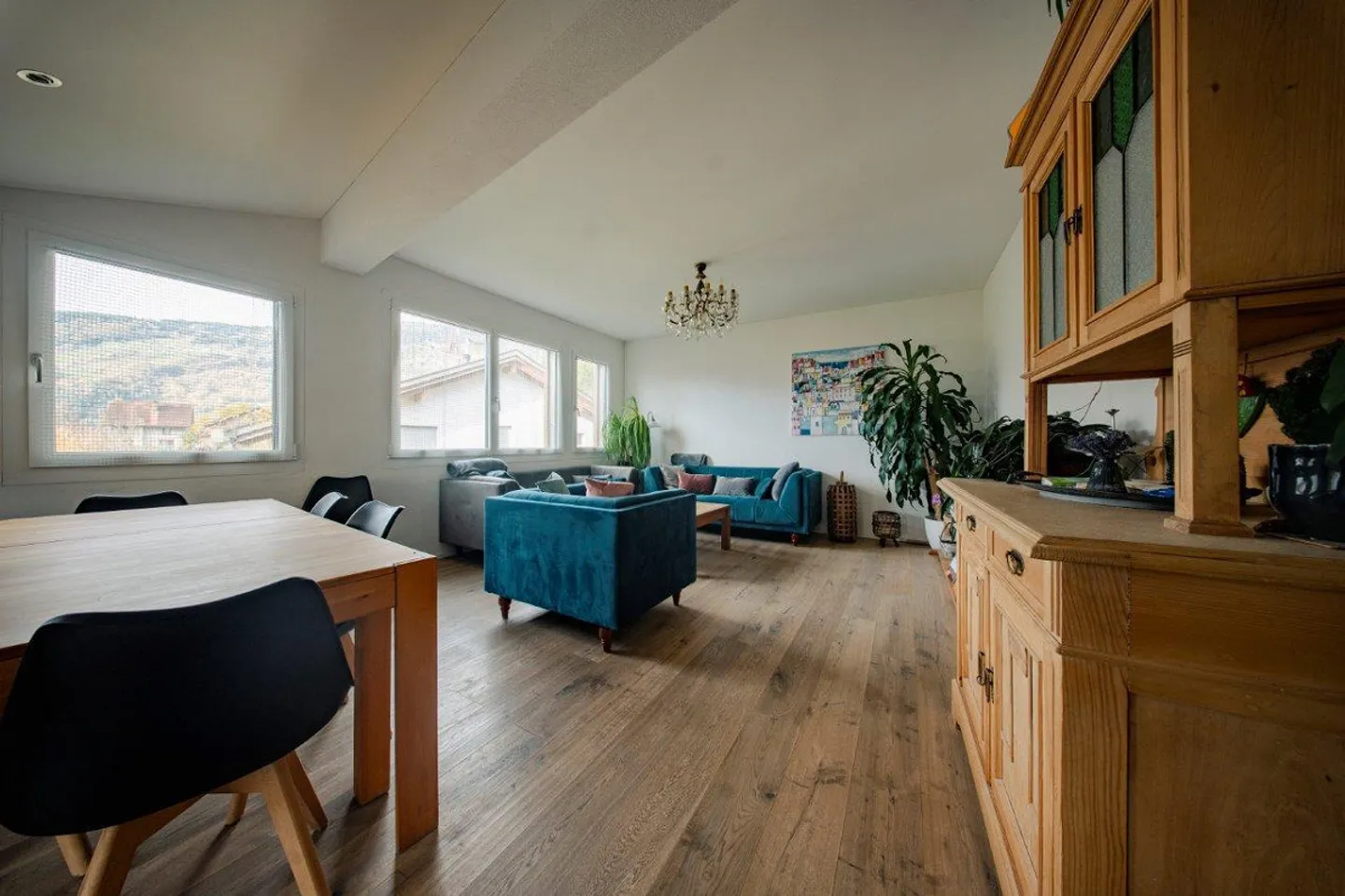 Charmantes Wohnhaus mit Stall u. Garagen an ländlicher Lage in Paspels - Foto 7 von 15