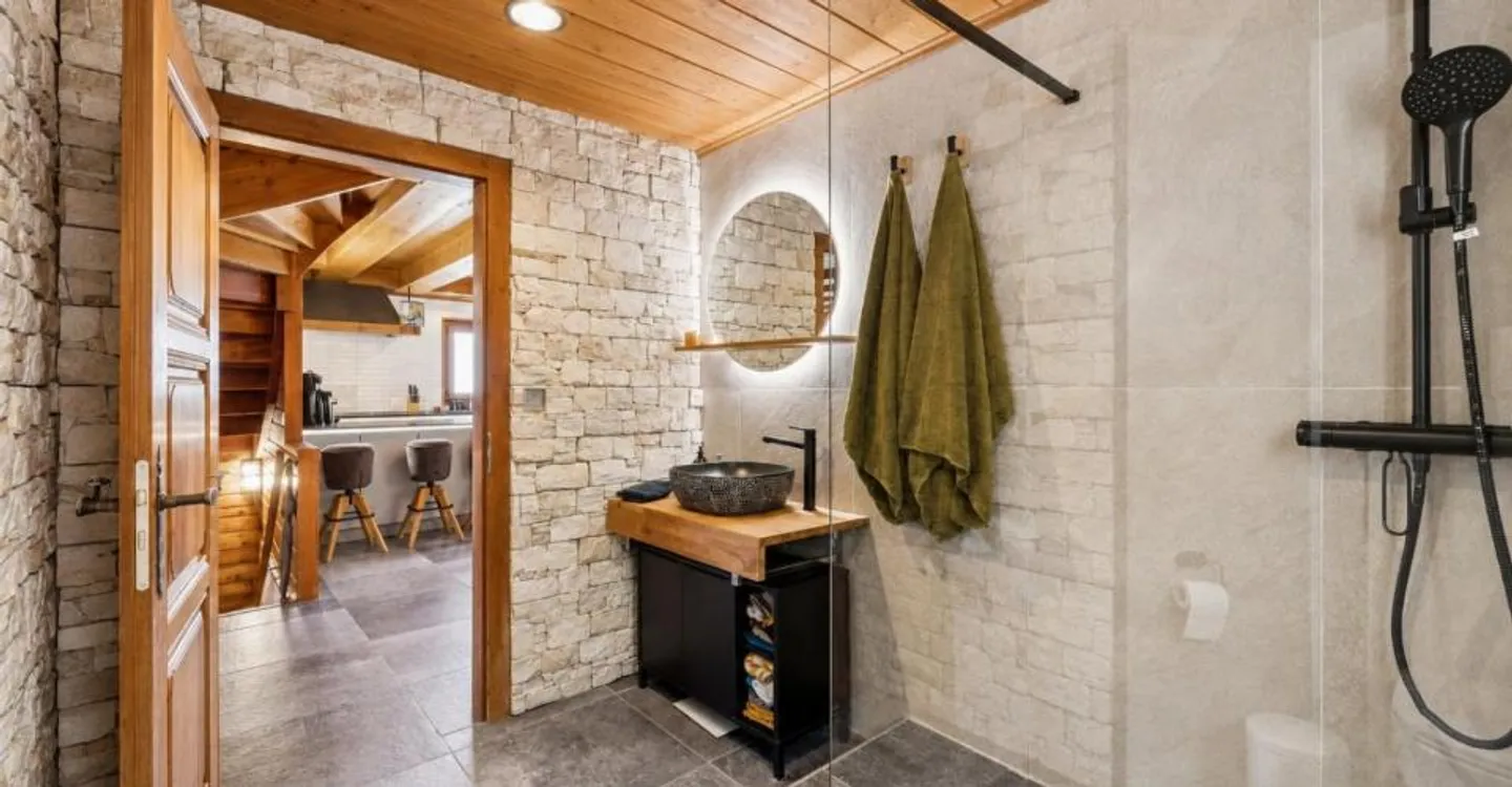 Wunderschönes renoviertes Chalet mit außergewöhnlichem Blick - Foto 7 von 13