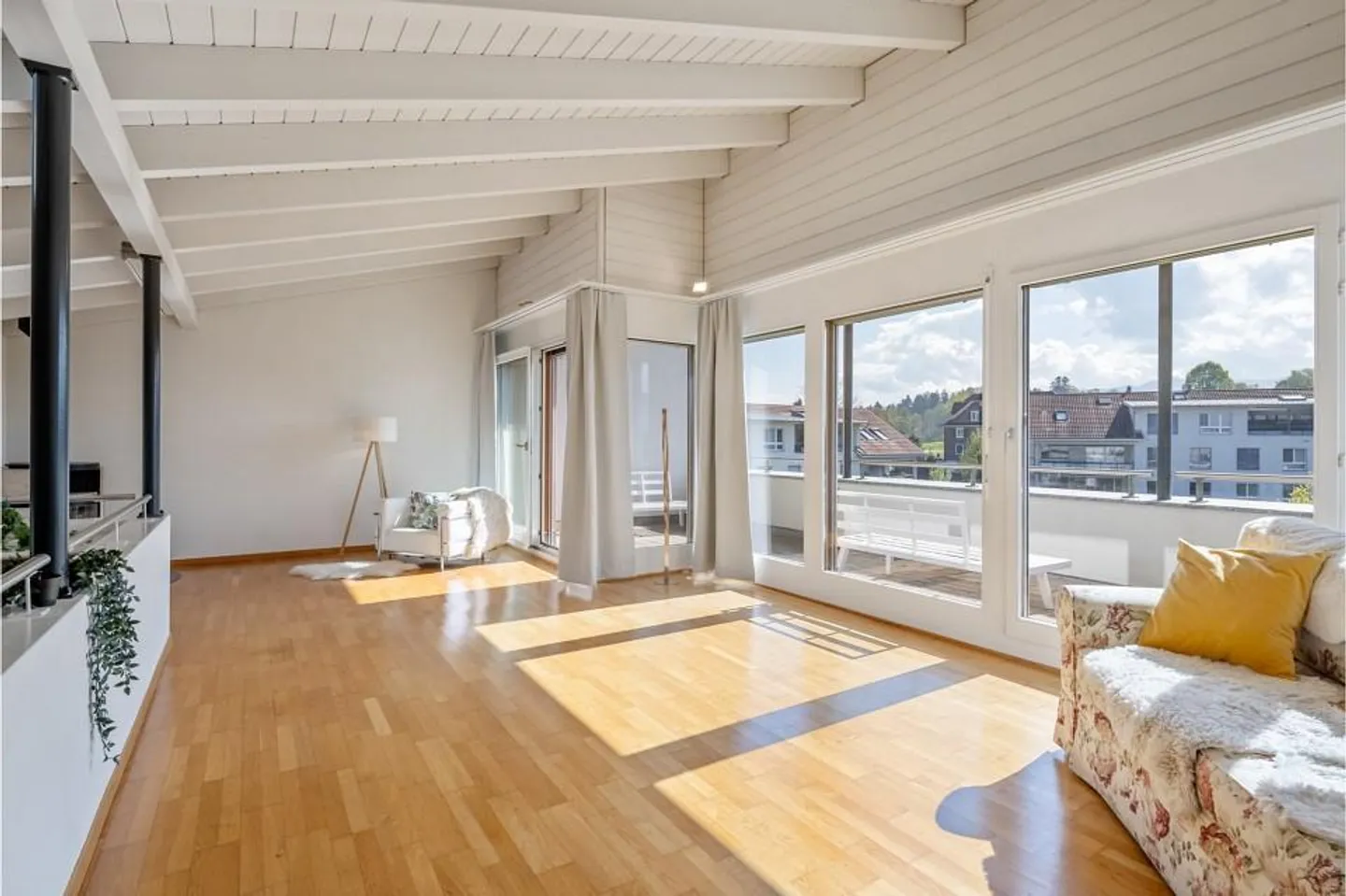 Appartamento duplex da 4,5 locali con terrazza, vista montagna - Foto 3 di 6