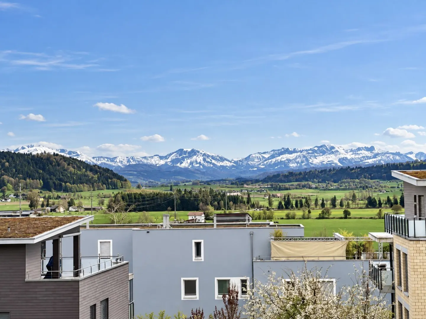 Modernes Apartment mit atemberaubender Aussicht - Foto 1 von 6