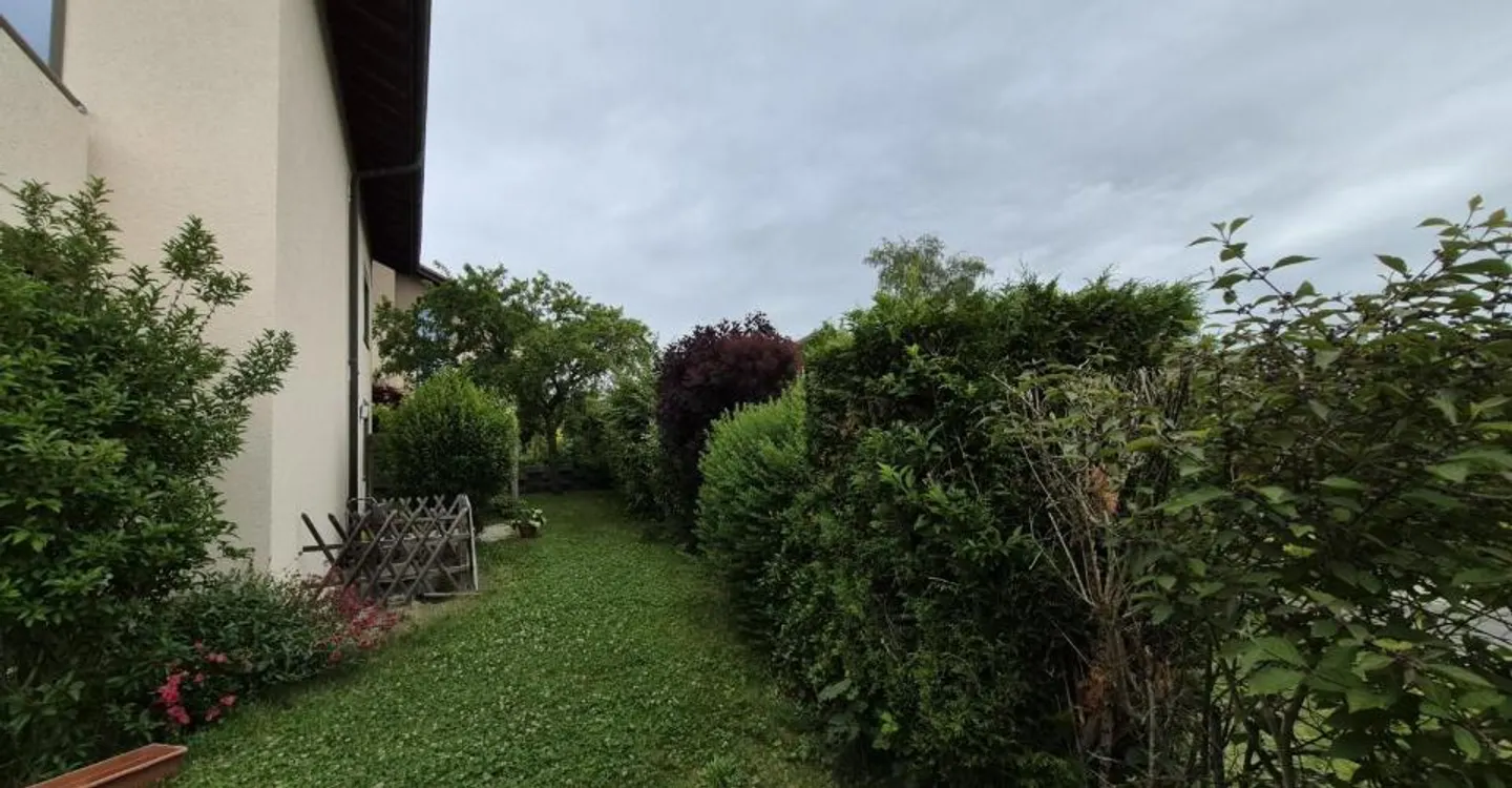 Charming Villa in Lausanne - Photo 2 of 2