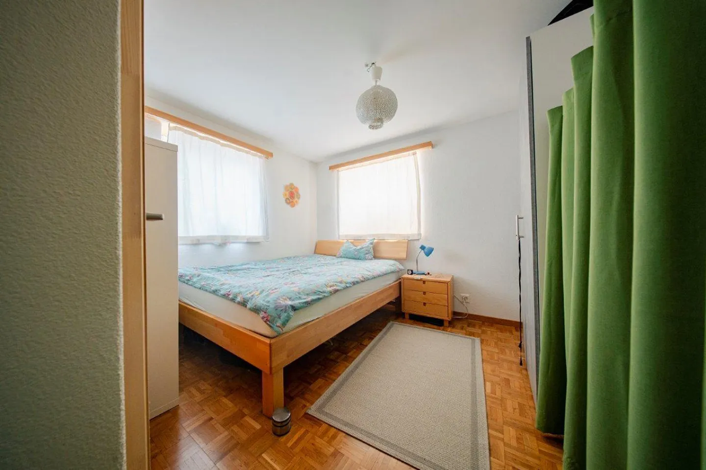 Charmantes Wohnhaus mit Stall u. Garagen an ländlicher Lage in Paspels - Foto 12 von 15