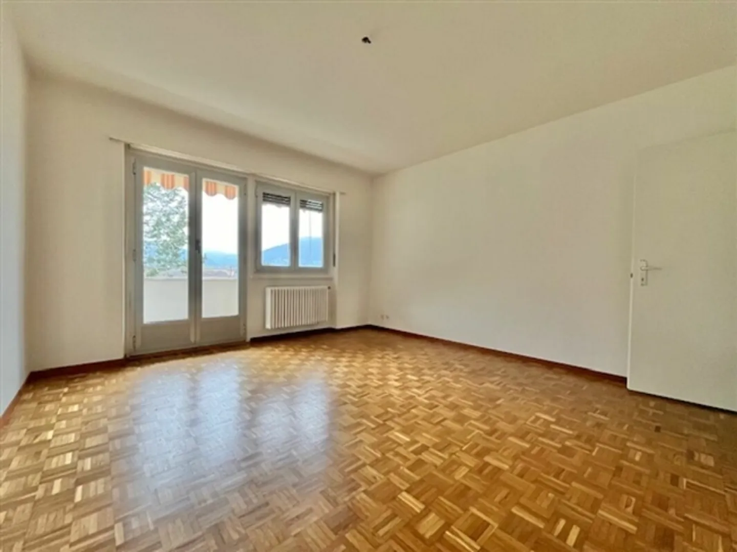 À VENDRE À QUARTINO - APPARTEMENT DE 3,5 PIÈCES AU 2E ÉTAGE - Photo 5 sur 15