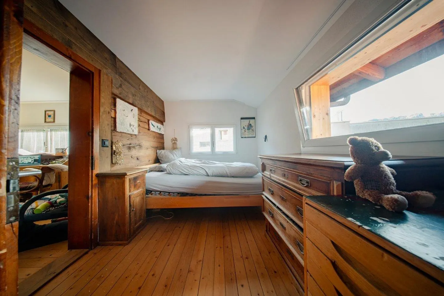 Charmantes Wohnhaus mit Stall u. Garagen an ländlicher Lage in Paspels - Foto 14 von 15