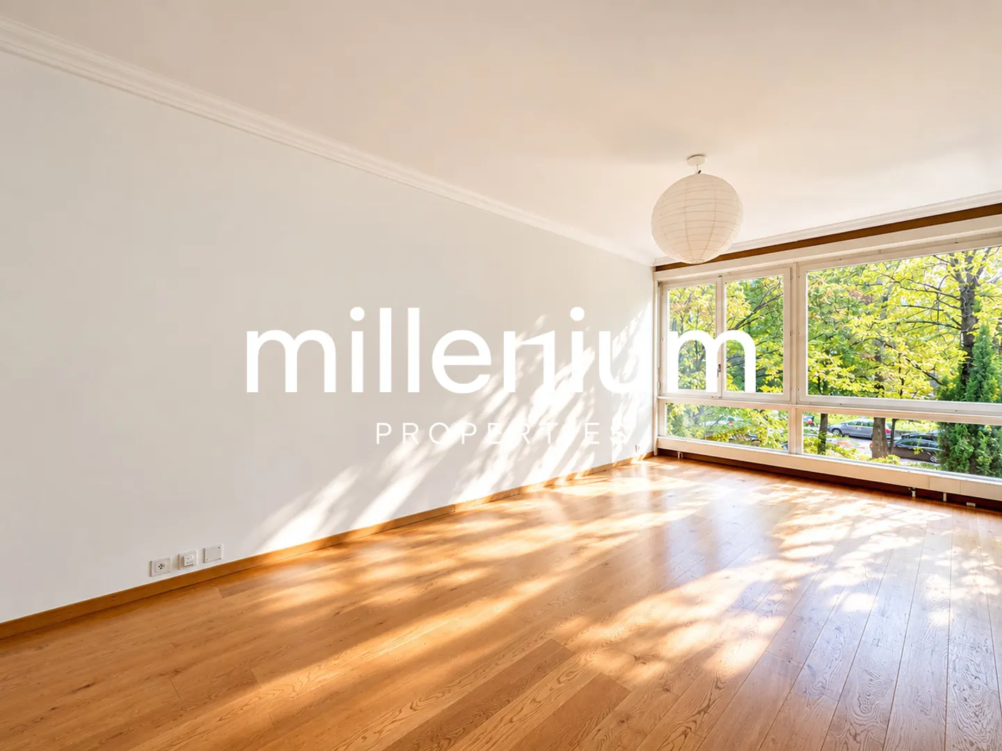 Elegant Apartment with Pool - Photo 6 of 18
