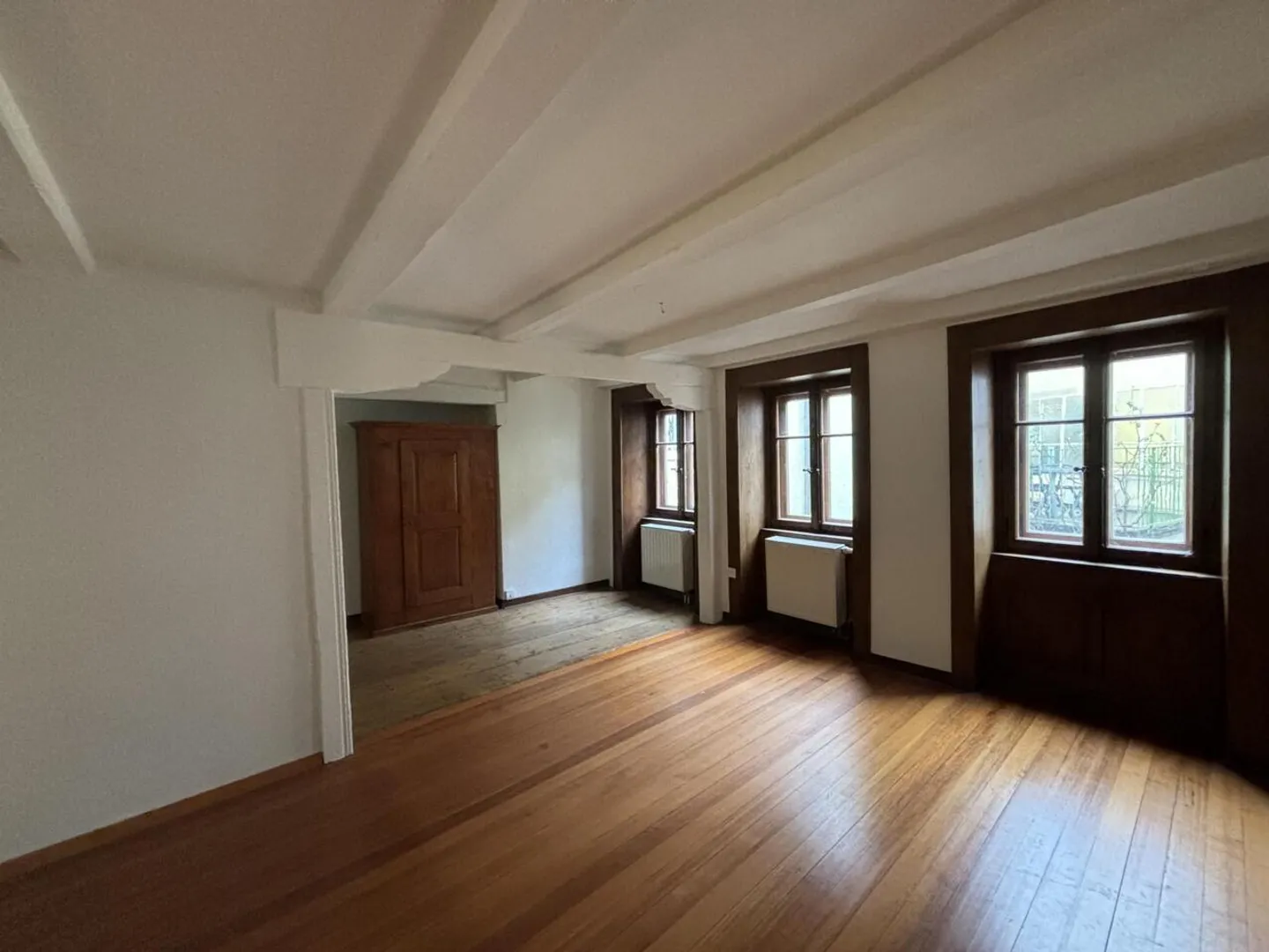 À LOUER – Appartement atypique de 2.5 pièces en duplex à Saint-Aubin - Photo 1 sur 6