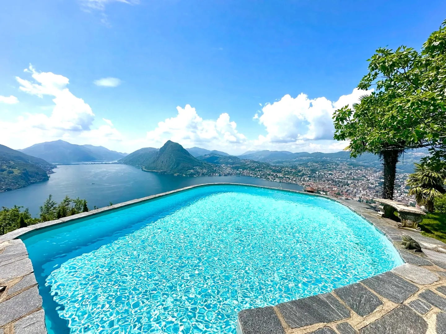 Elegante Villa mit Pool in Aldesago - 5.5 Zimmer - Foto 4 von 5