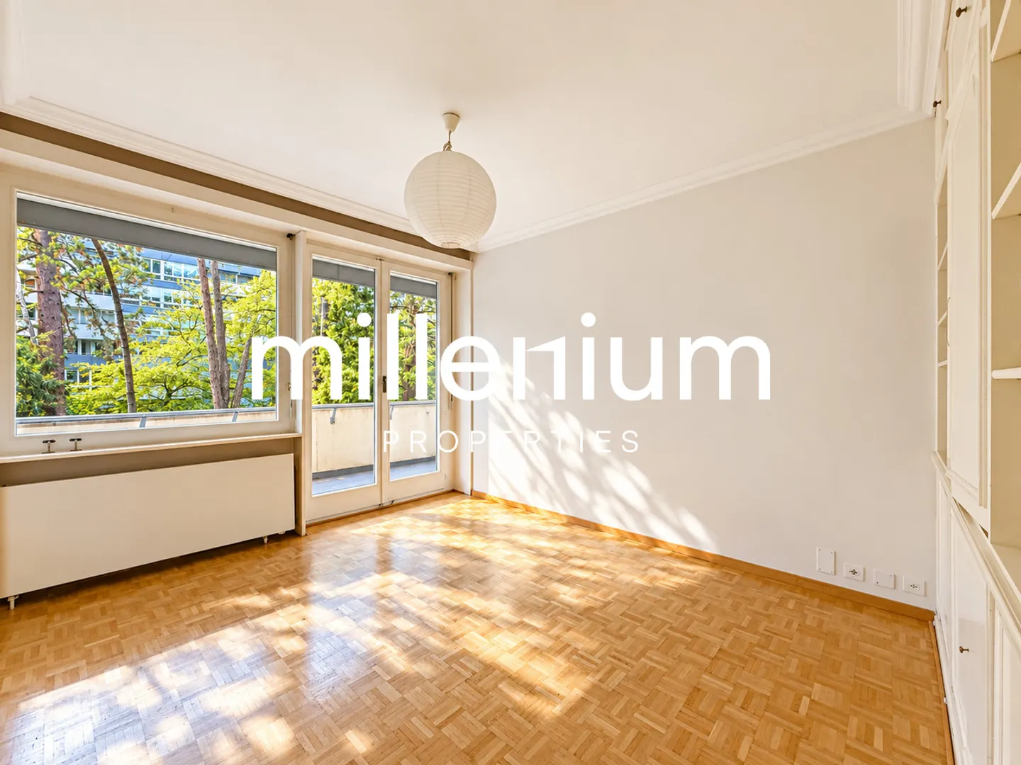 Elegant Apartment with Pool - Photo 17 of 18