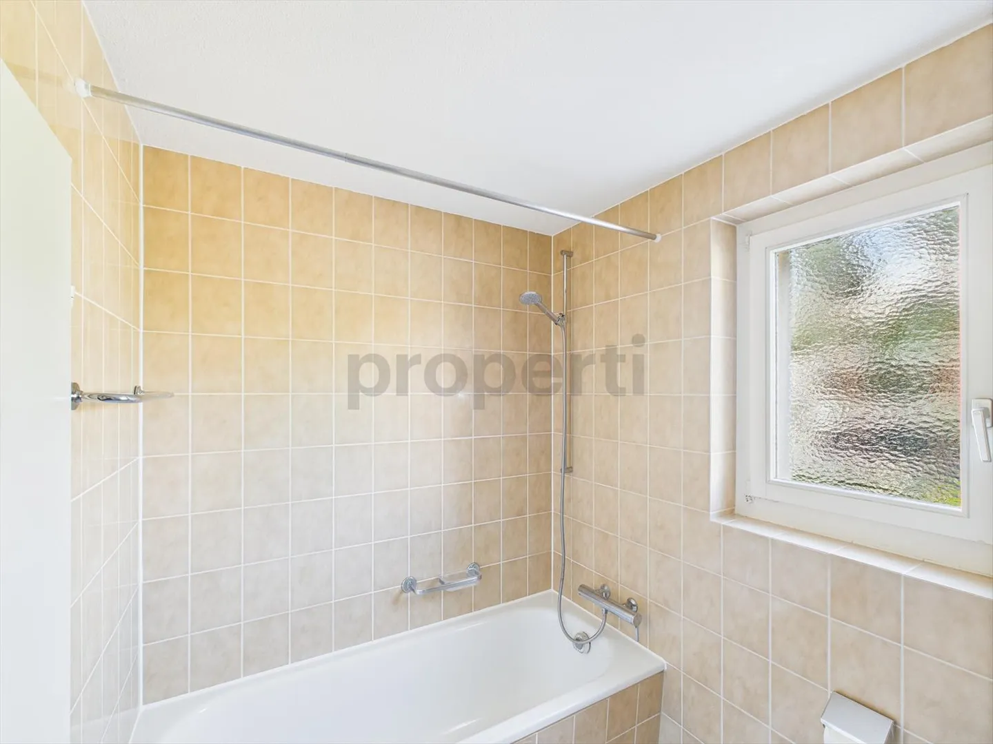 Casa moderna e accogliente a Bottmingen con questo appartamento di 3,5 stanze - Foto 7 di 11