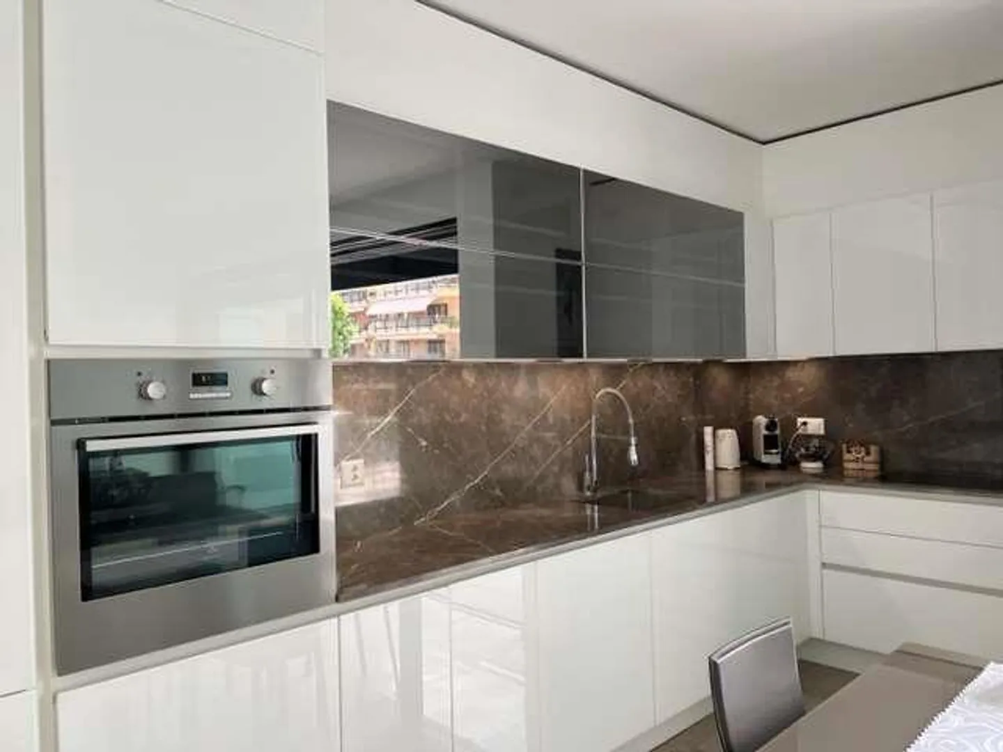 Appartamento di alto standard con terrazza - Foto 6 di 13