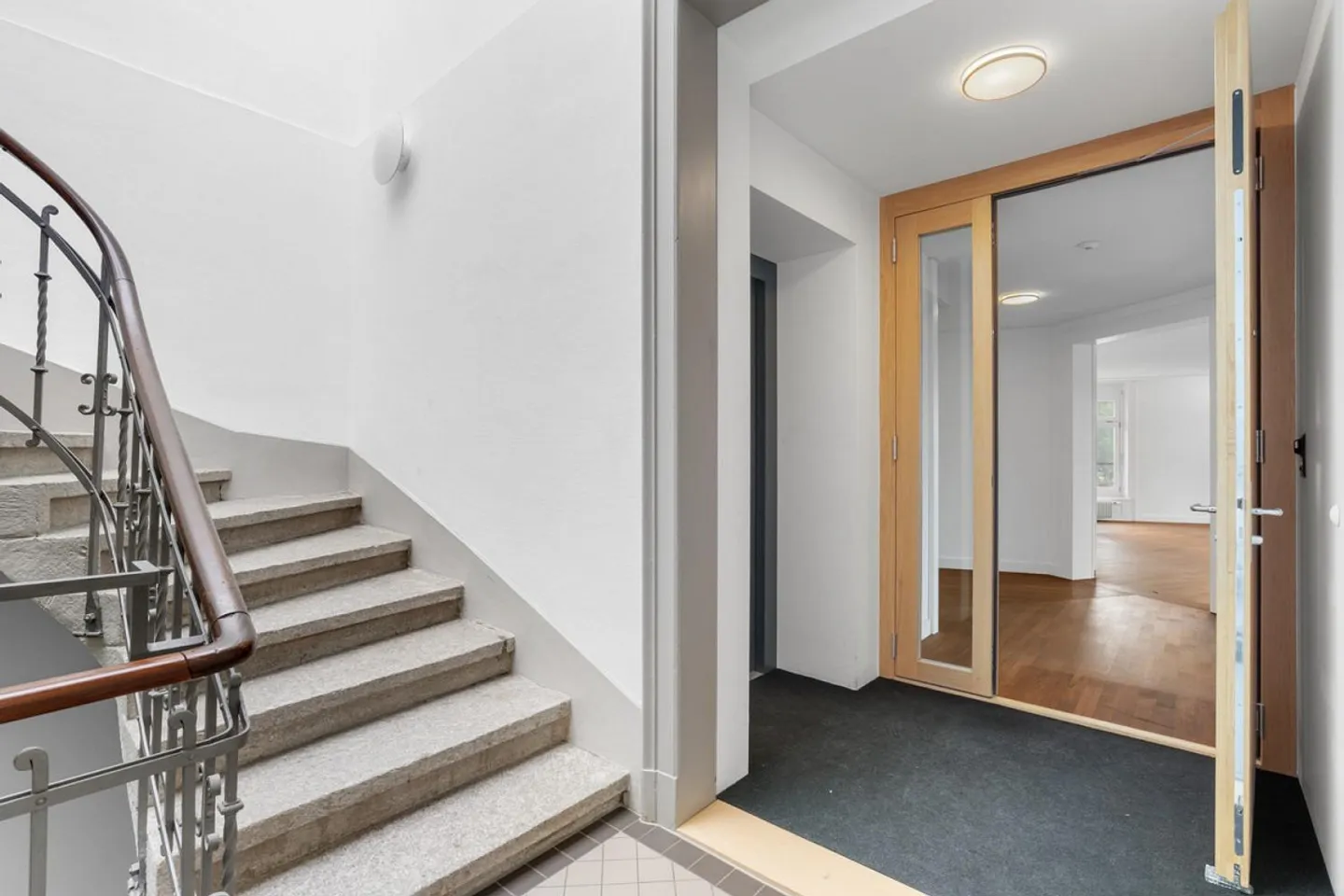 Representative Office-Practice Rooms, St. Leonhardspark - Photo 3 of 21