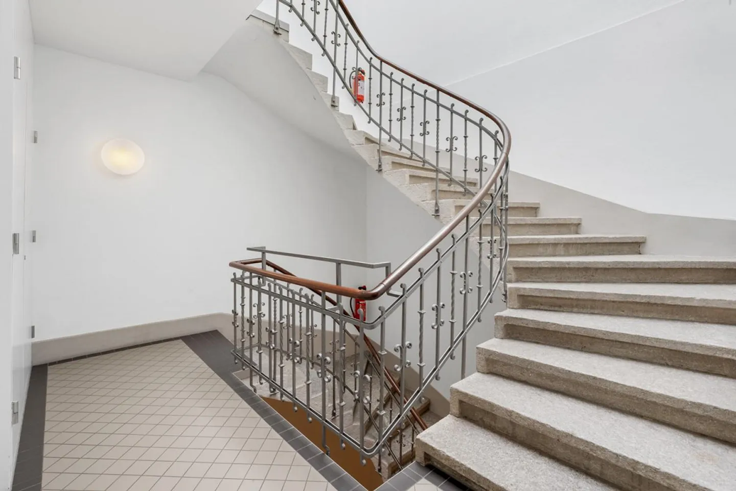 Representative Office-Practice Rooms, St. Leonhardspark - Photo 2 of 21