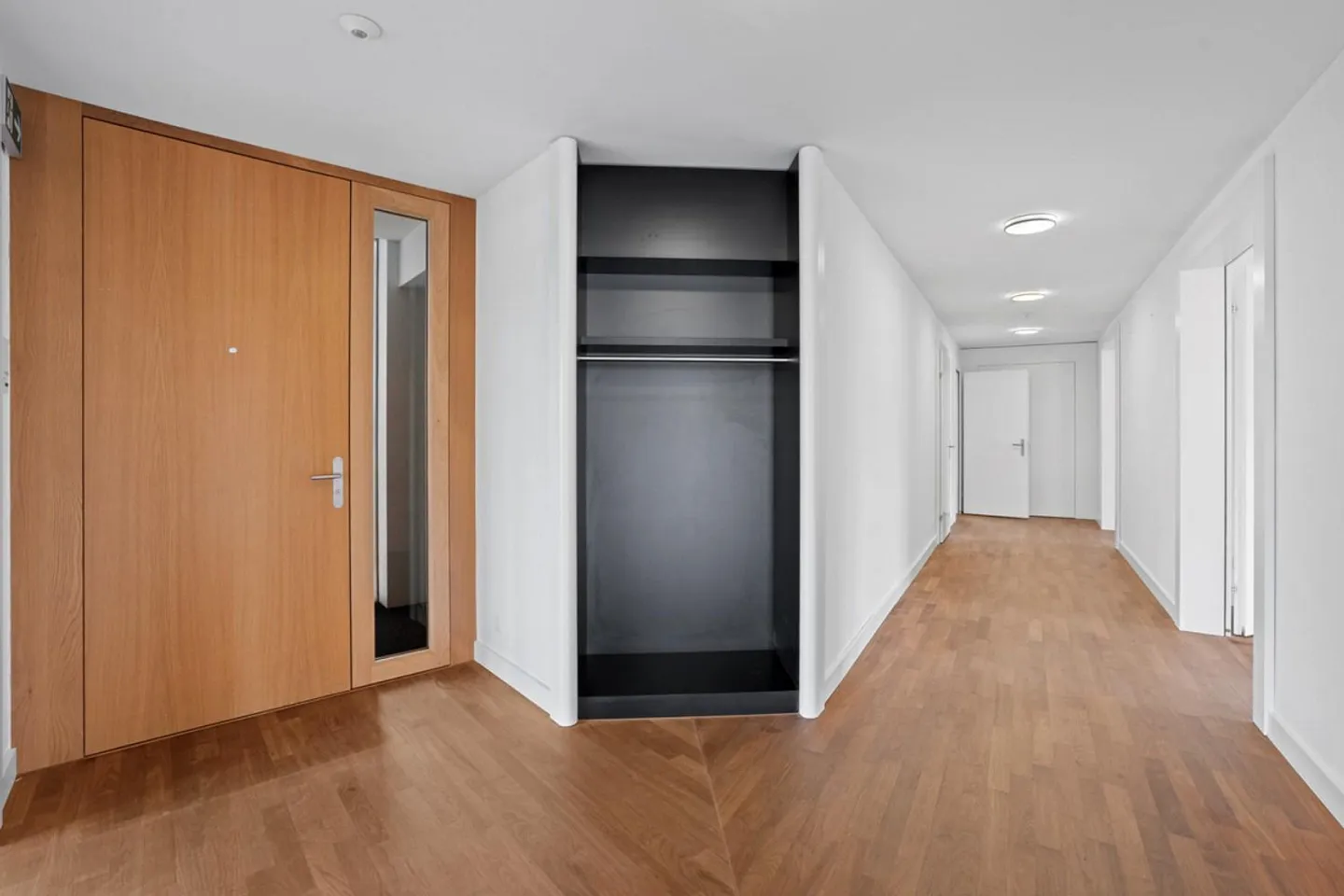 Representative Office-Practice Rooms, St. Leonhardspark - Photo 4 of 21