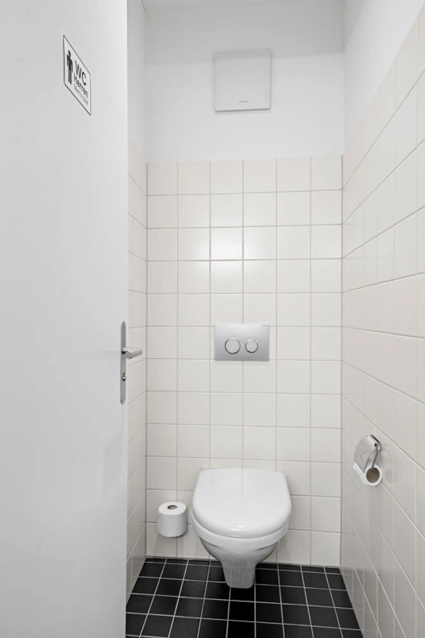Representative Office-Practice Rooms, St. Leonhardspark - Photo 16 of 21