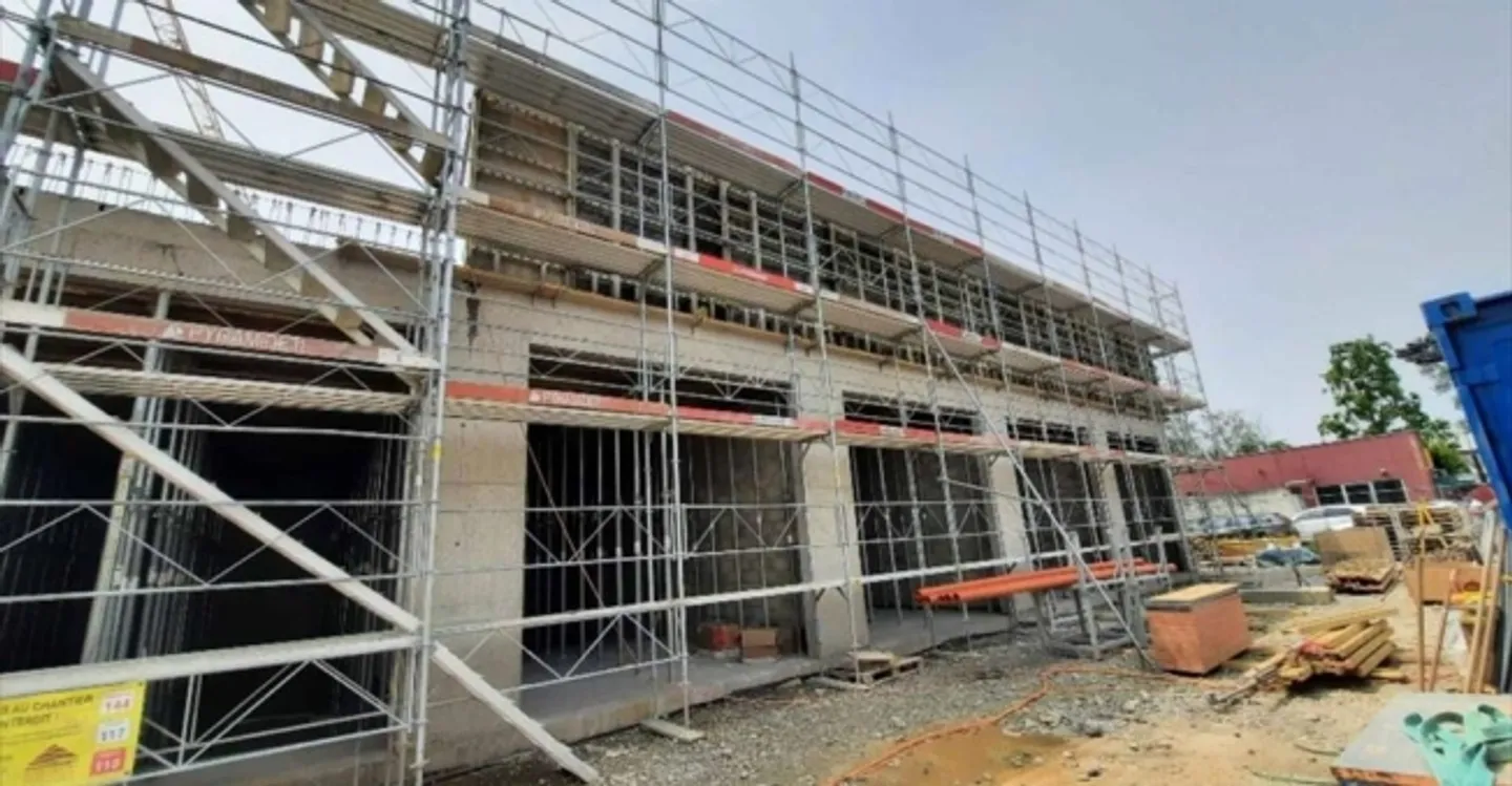 Edificio ad uso misto in affitto - Foto 2 di 2