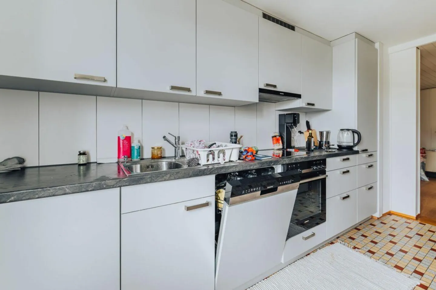 Investment property with renovation potential - Photo 9 of 13