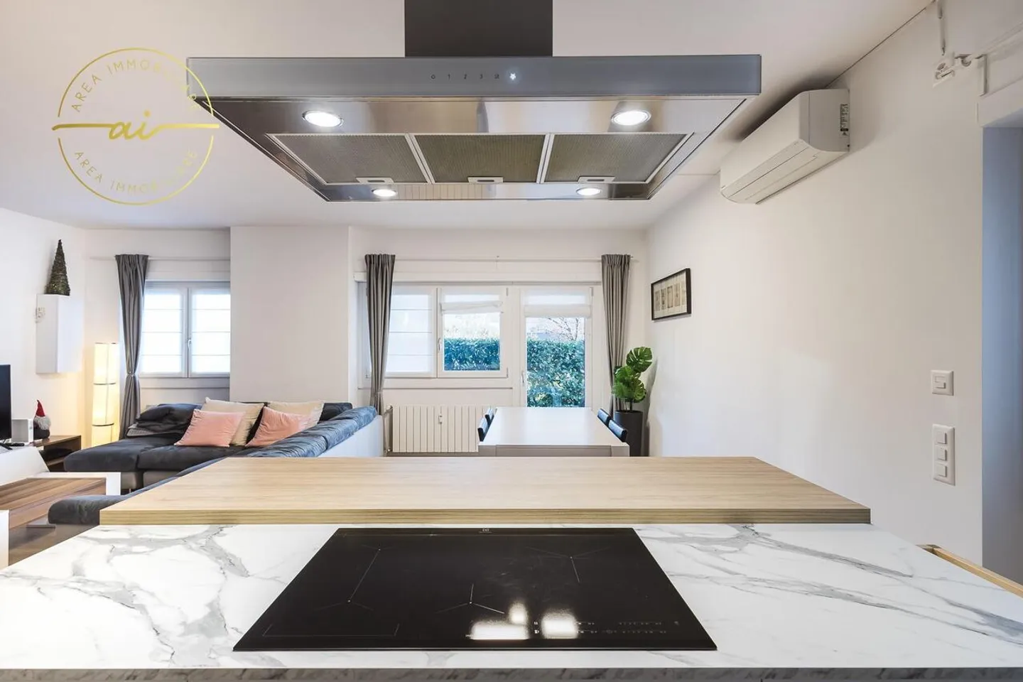 ELEGANTE ED AMPIO APPARTAMENTO 2.5 LOCALI A LUGANO - Foto 3 di 13