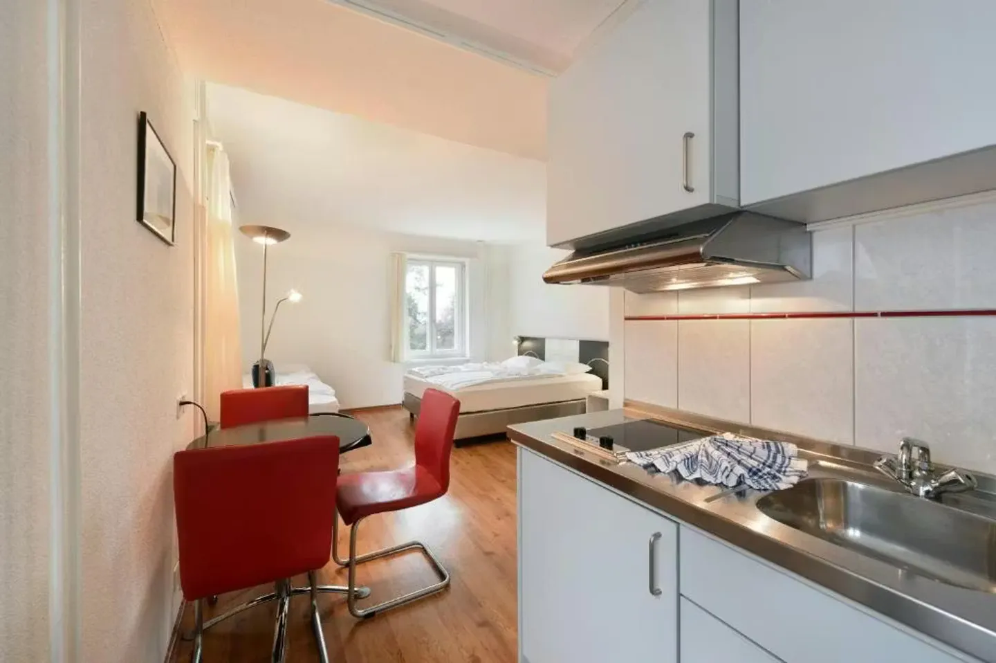 Charming Zurich Apartment - Photo 6 of 7