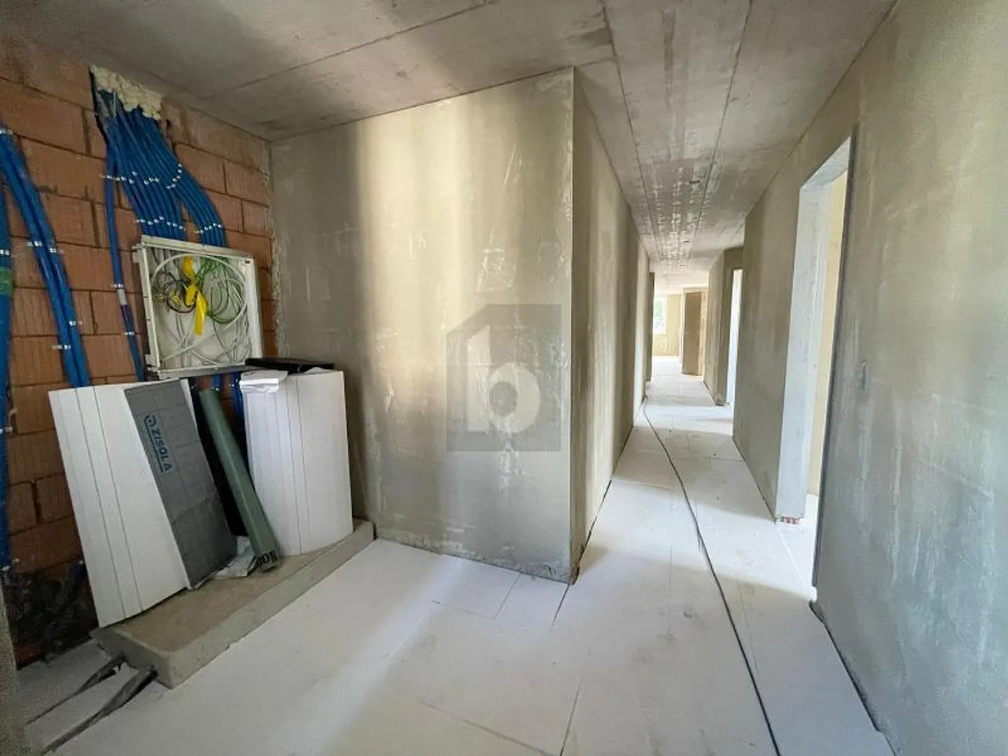 NUOVA COSTRUZIONE IN POSIZIONE SOLEGGIATA E CENTRALE - Foto 2 di 6