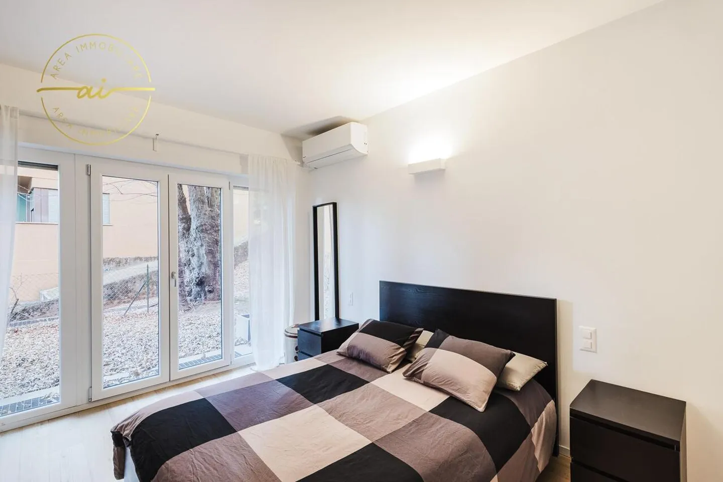 ELEGANTE ED AMPIO APPARTAMENTO 2.5 LOCALI A LUGANO - Foto 7 di 13