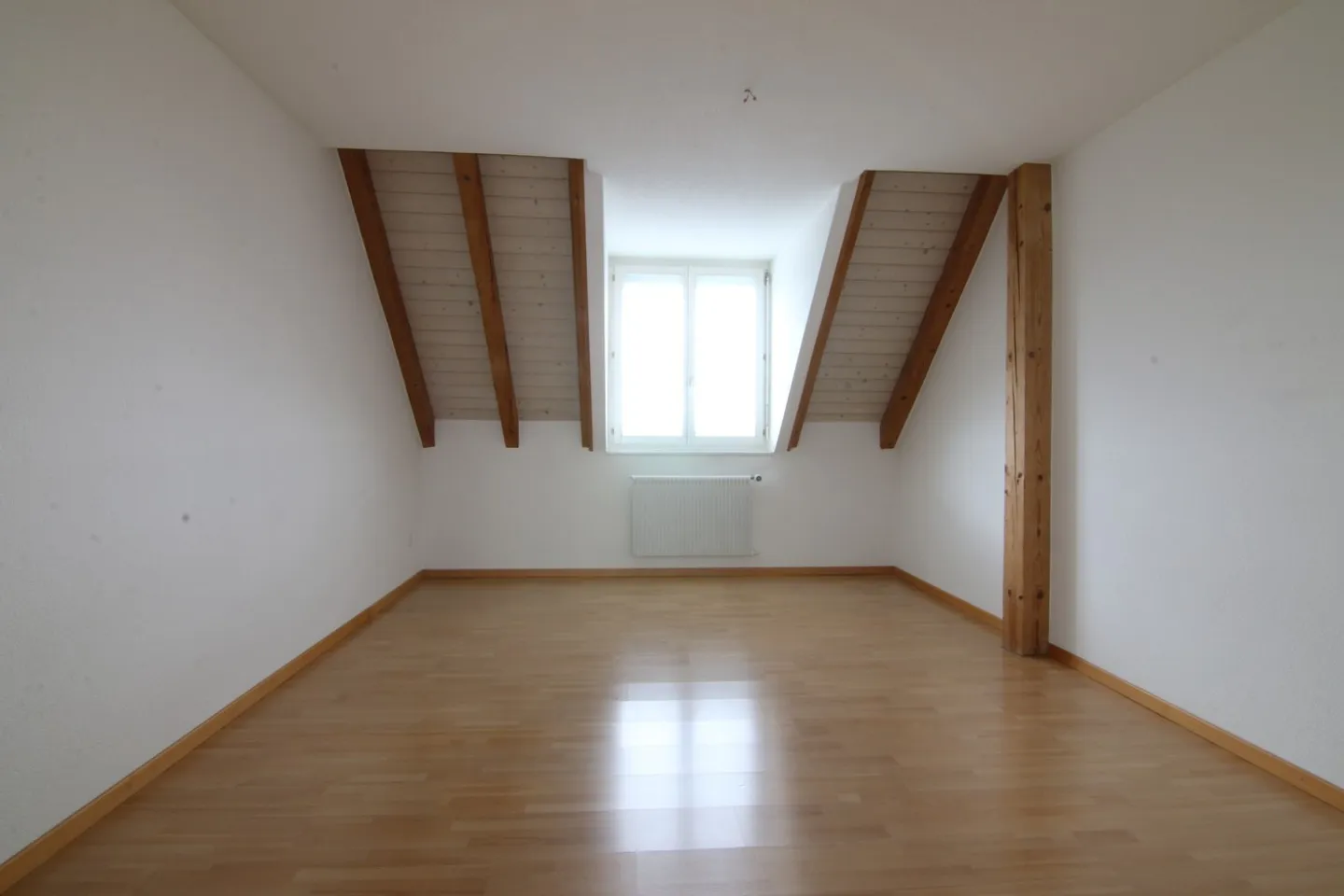 Well-maintained 5.5-room attic apartment over two floors - Photo 7 of 8
