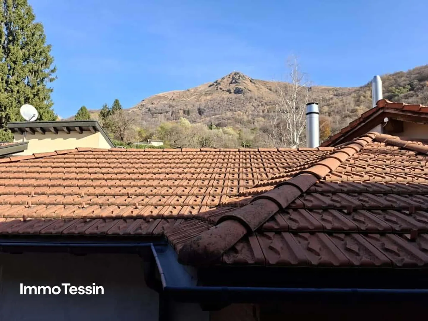 Authentic Ticino House with Lots of Charm in a Quiet Location in the Heart... - Photo 5 of 13