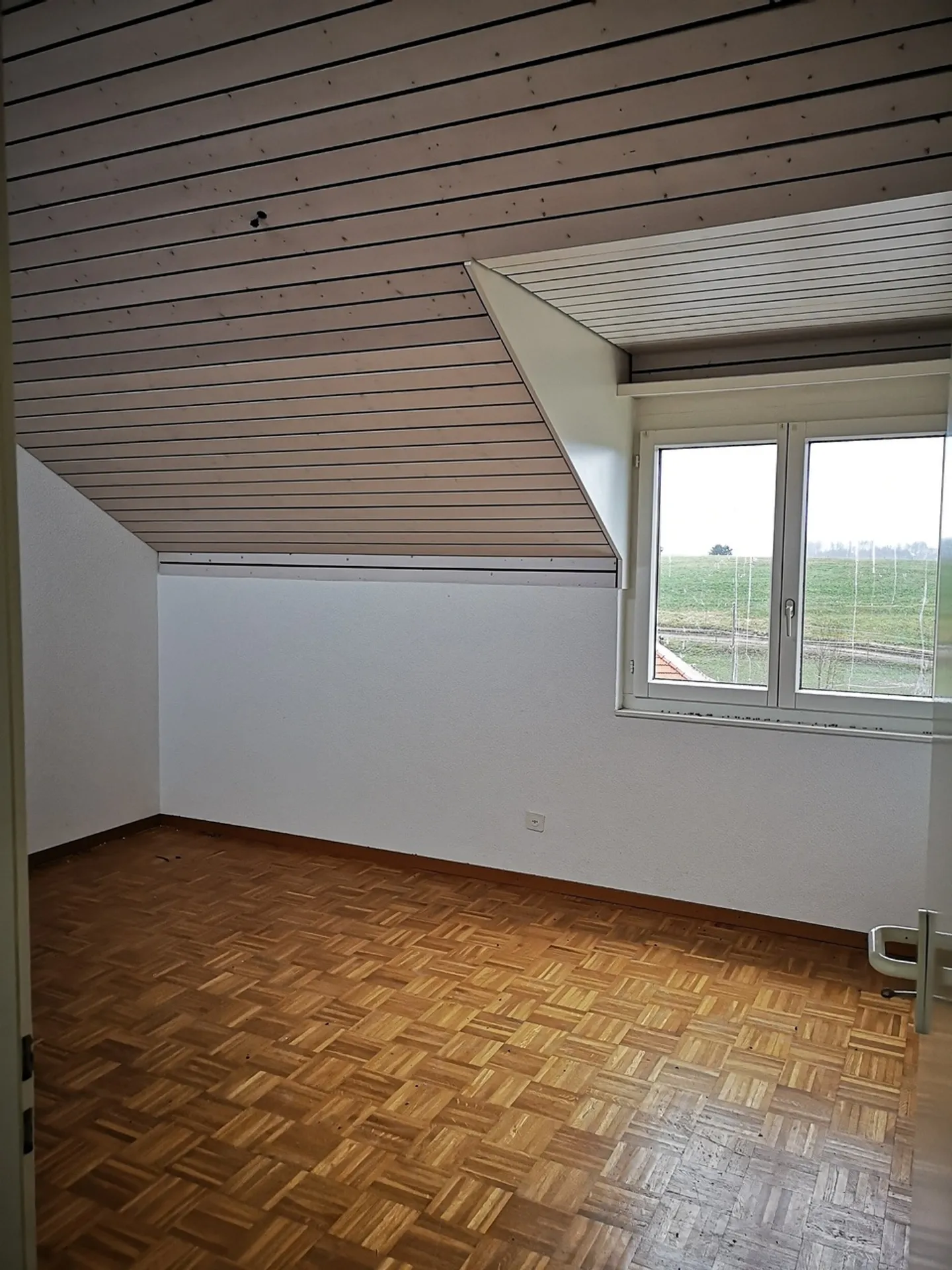 Special Offer for Investors! 4.5-Room Apartment with Balcony - Photo 6 of 7