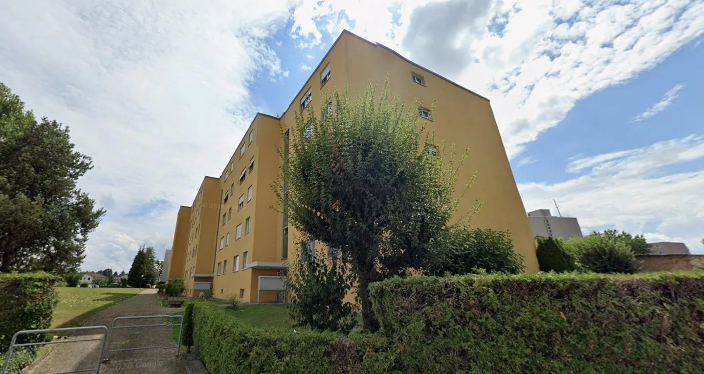 Cozy 4.5-room apartment with balcony and garage in Dübendorf - Photo 1 of 13