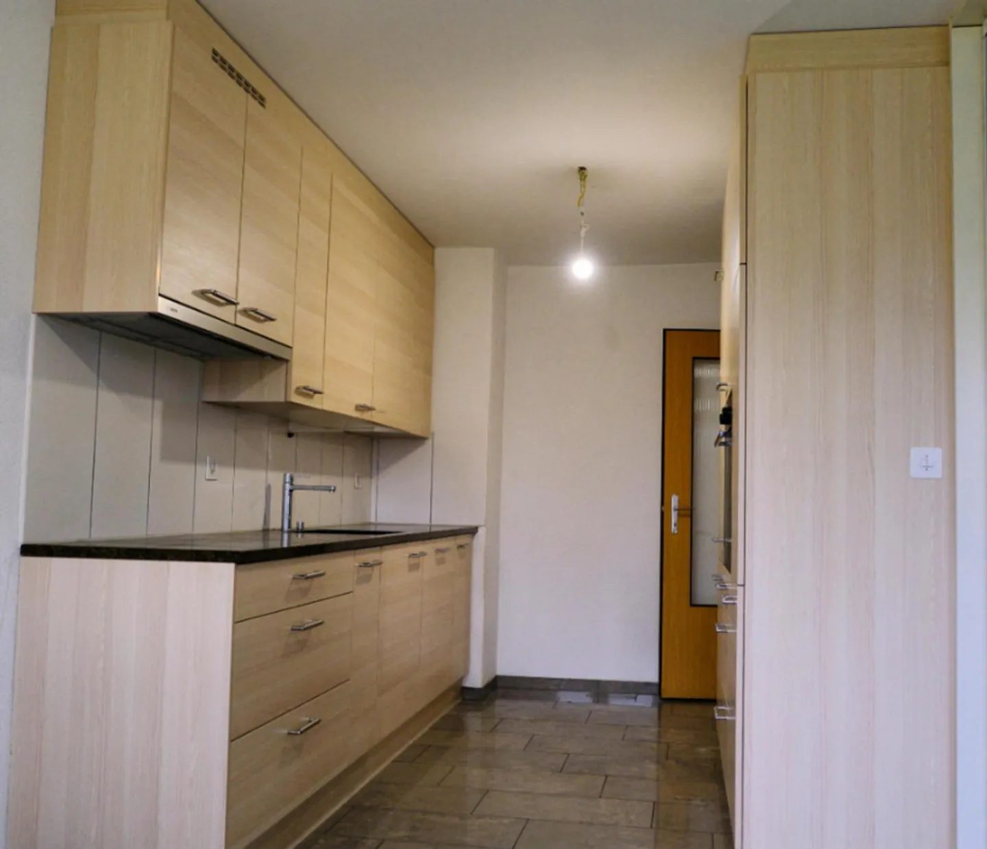 Cozy 4.5-room apartment with balcony and garage in Dübendorf - Photo 4 of 13