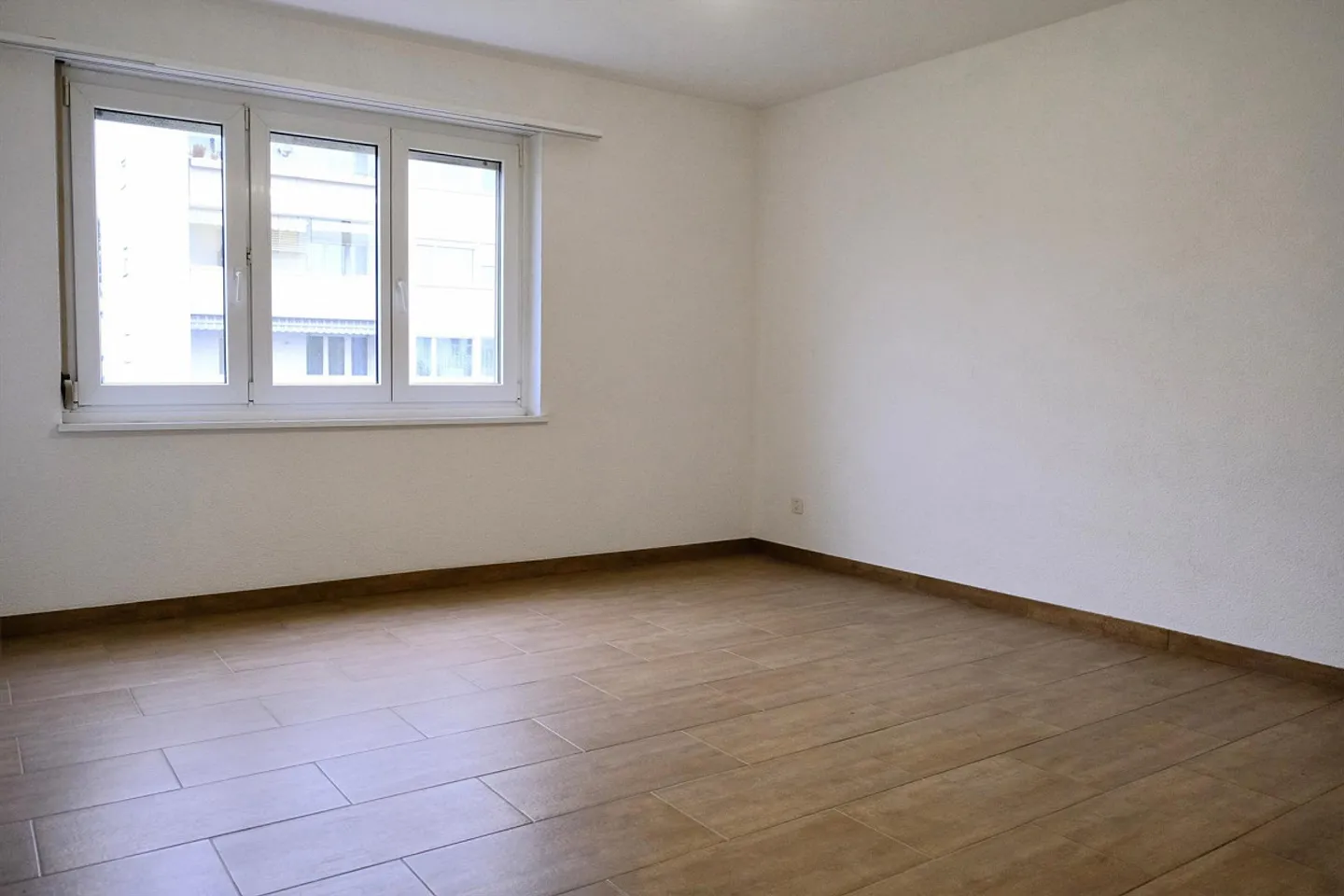 Cozy 4.5-room apartment with balcony and garage in Dübendorf - Photo 8 of 13