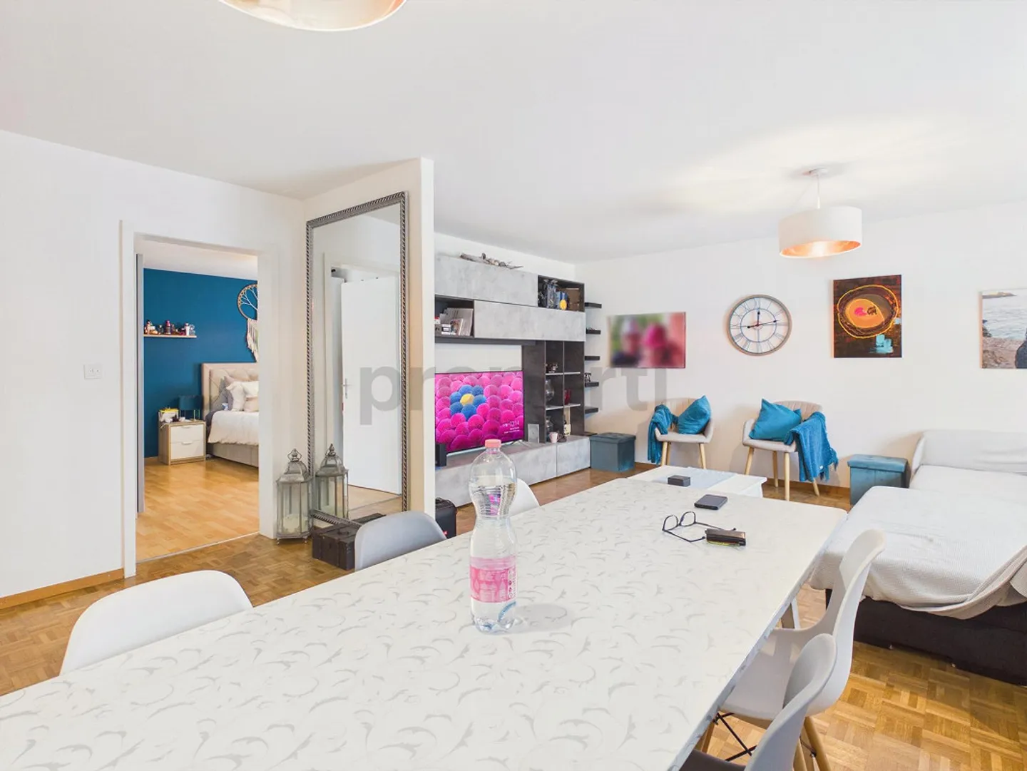 Modern 4.5-Room Apartment with Balcony, Fehraltorf - Photo 2 of 10