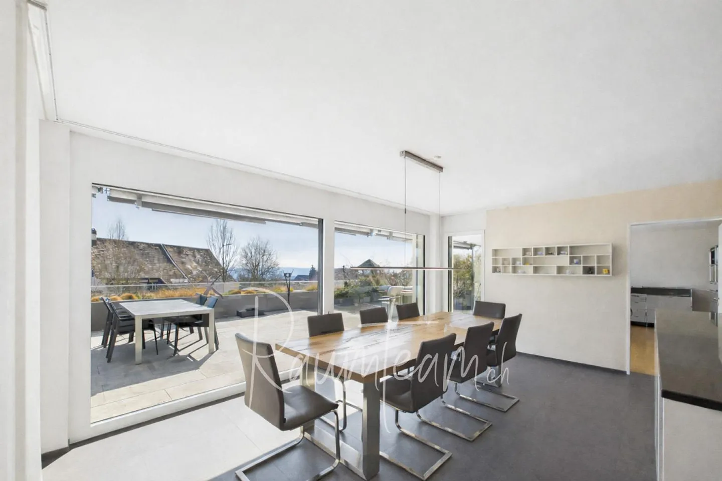 Dreamy, sunny terrace apartment with mountain view - Photo 5 of 22