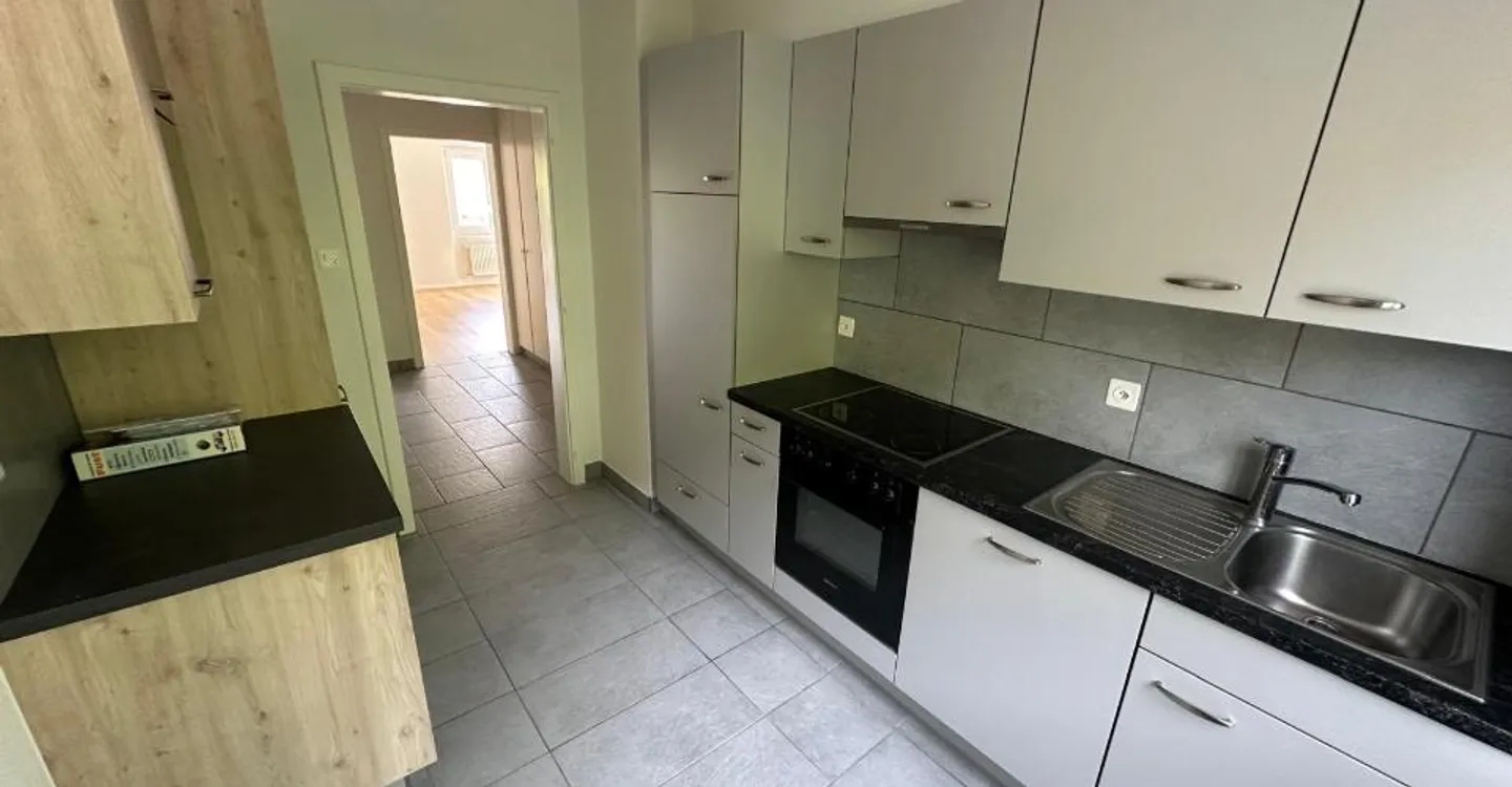 In affitto: Bellissimo appartamento di 2.5 locali con balcone - Lavoir 1, Cortébert - Foto 1 di 8