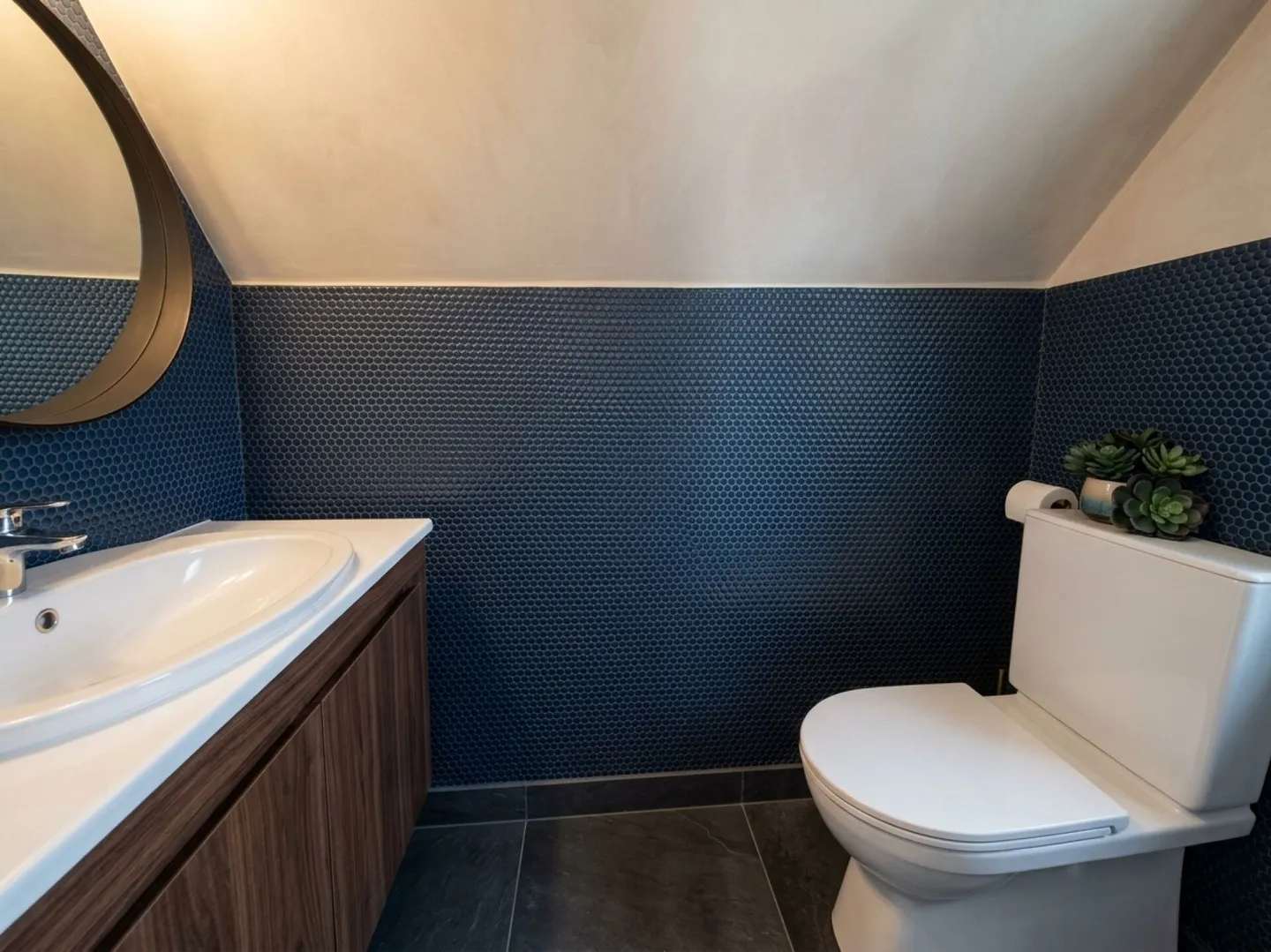 Ideal for a couple with a large garden - Photo 15 of 21