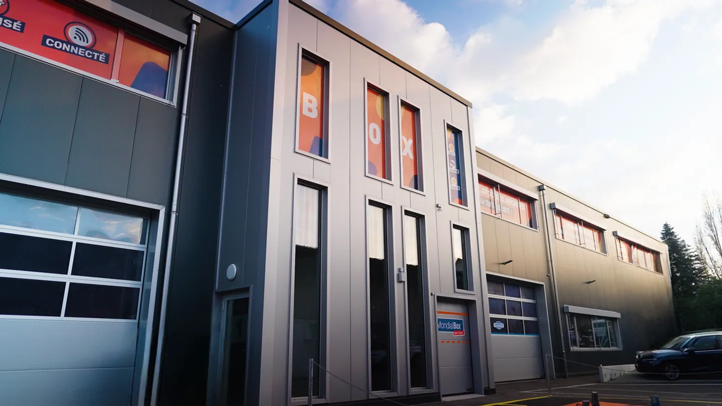 Lagerhäuser (Self-Storage) in Genf - Foto 1 von 6