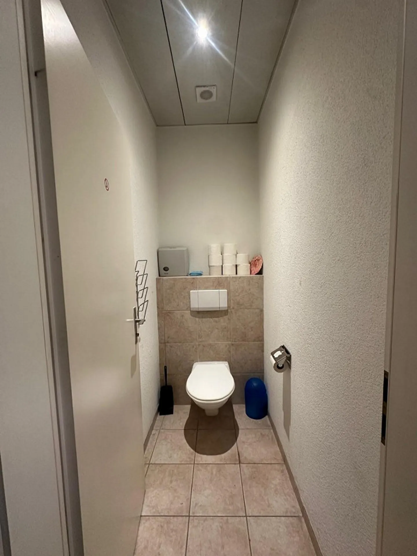 Espace commercial à louer dans un emplacement attrayant directement au Hallwylplatz ! - Photo 4 sur 4