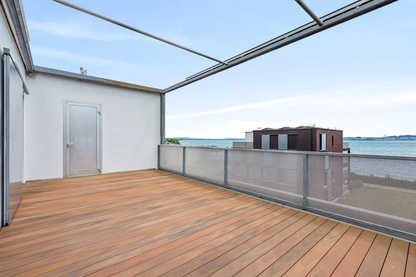 Charming Apartment with Private Beach - Photo 7 of 9