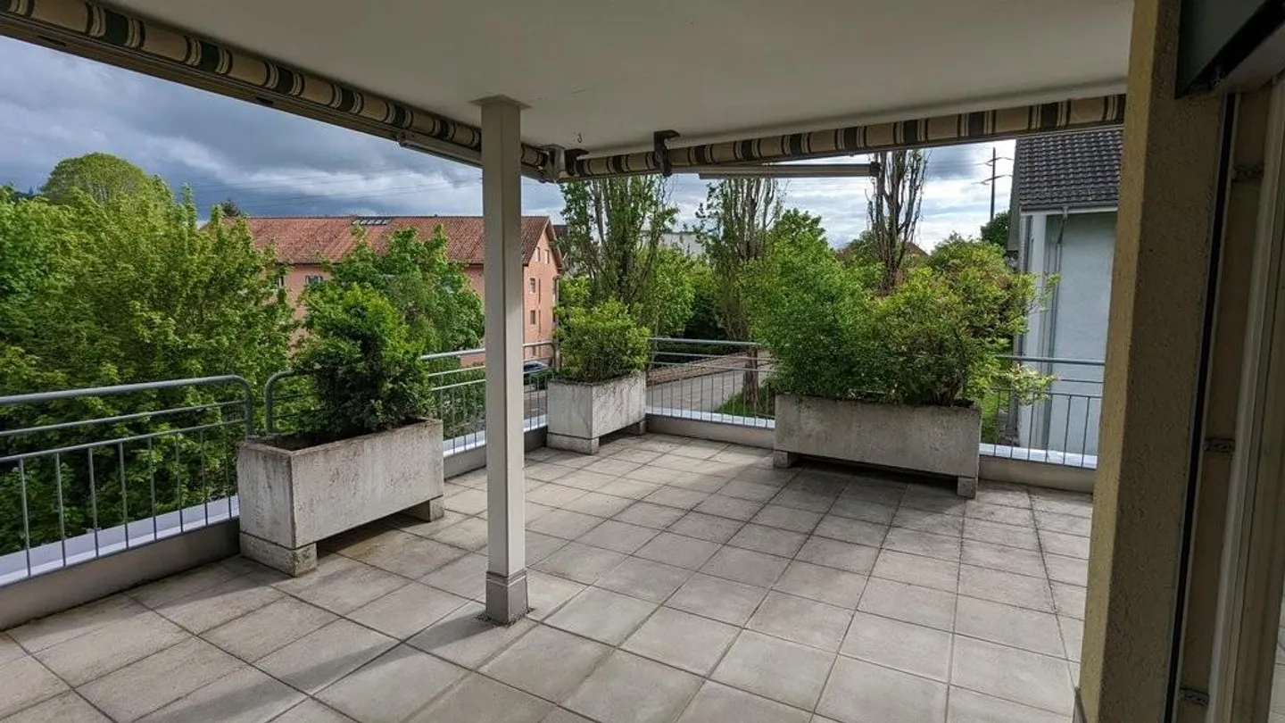 Bright 4.5-room attic apartment near Shoppyland - Photo 9 of 11