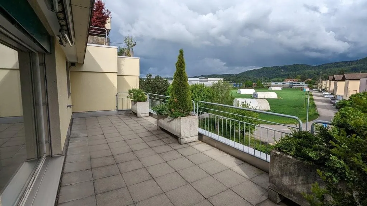 Bright 4.5-room attic apartment near Shoppyland - Photo 10 of 11