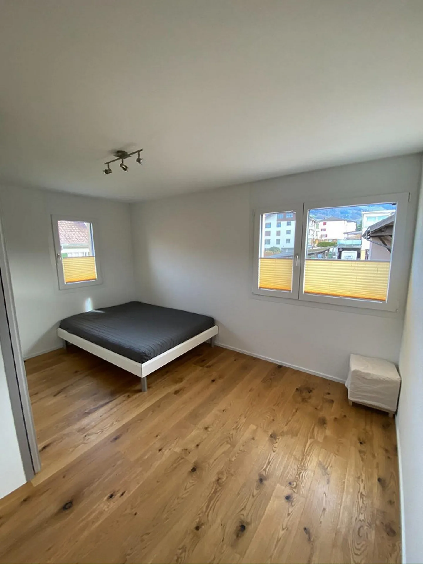 Parte di una casa in un tranquillo quartiere di case unifamiliari - Foto 9 di 16