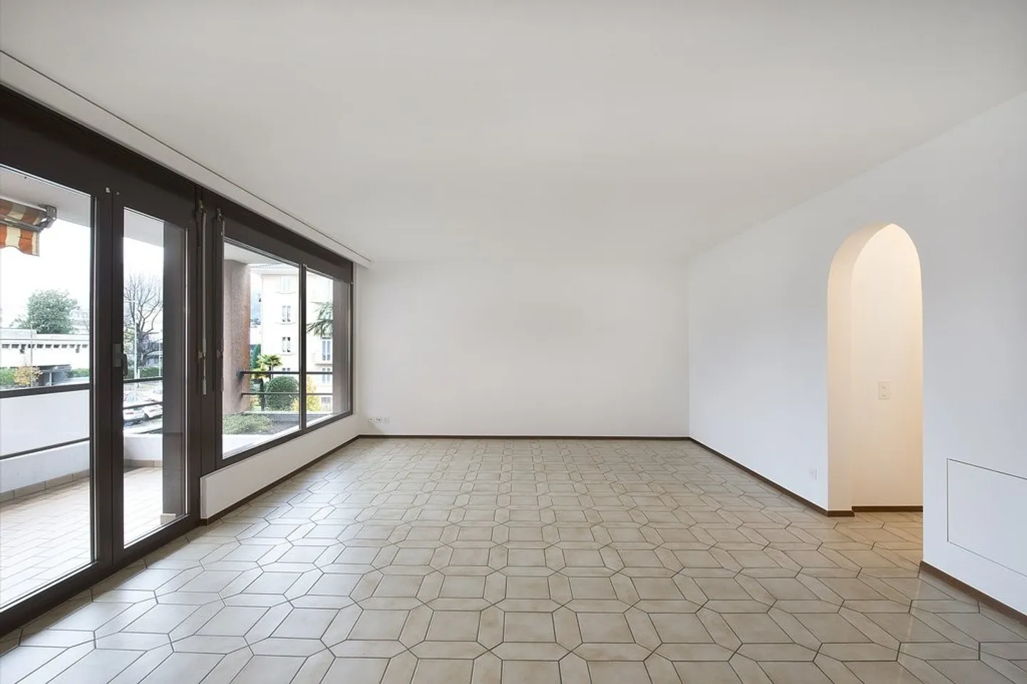Appartamento con 3,5 stanze disponibile immediatamente! - Foto 2 di 10