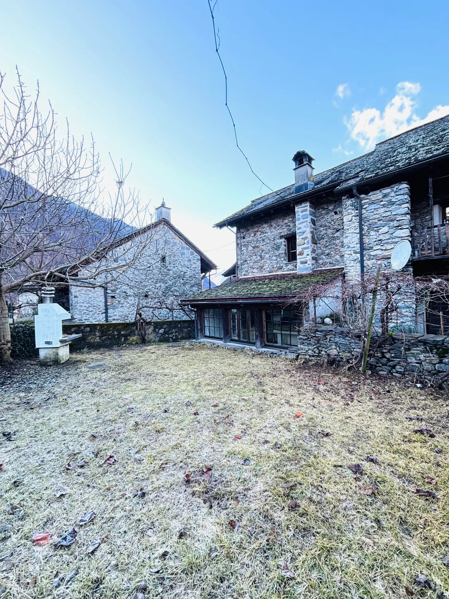 Maison en Pierre Rustique avec Cheminée, Four à Pizza et Chapelle - Photo 19 sur 22