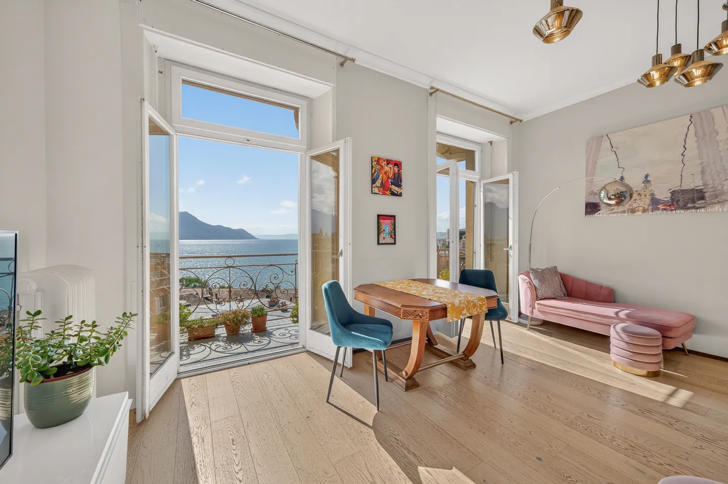 Élégance et panorama au cœur de Territet - Montreux
Disponible de suit - Photo 1 sur 14