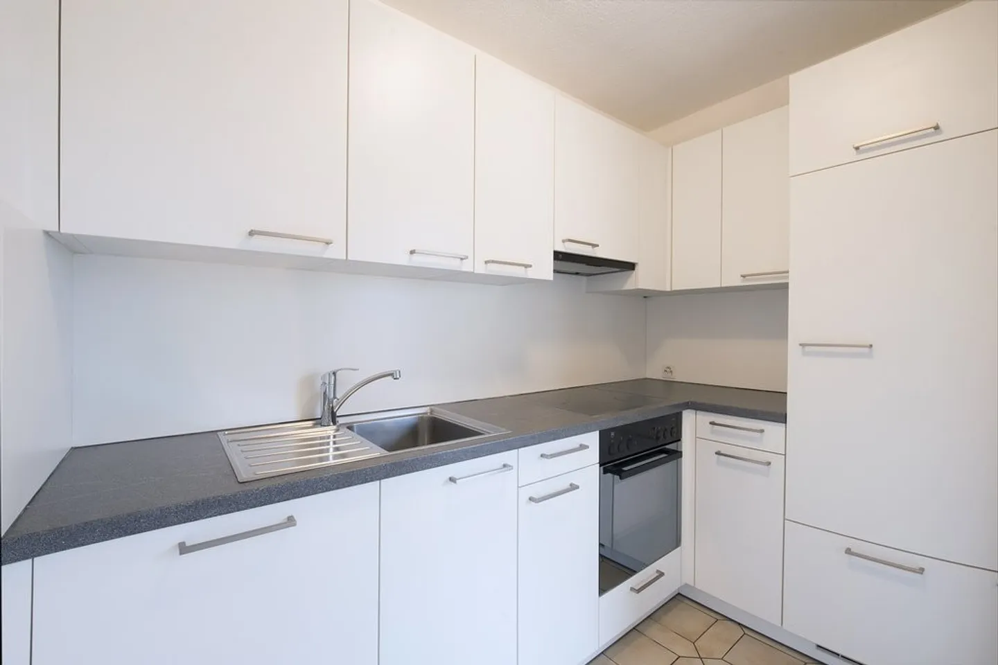 Appartamento con 3,5 stanze disponibile immediatamente! - Foto 8 di 10
