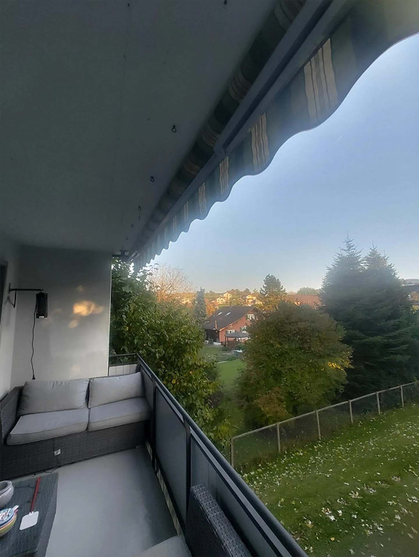 Appartement lumineux de 4,5 pièces avec balcon à Dürrenasch - Photo 4 sur 8