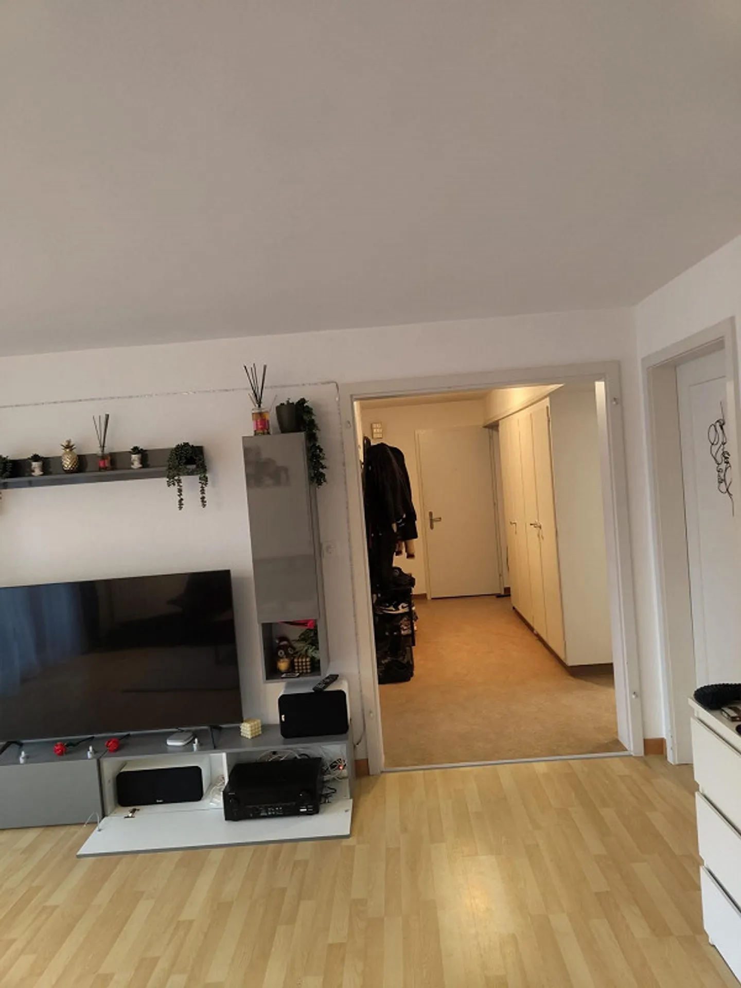 Appartement lumineux de 4,5 pièces avec balcon à Dürrenasch - Photo 5 sur 8