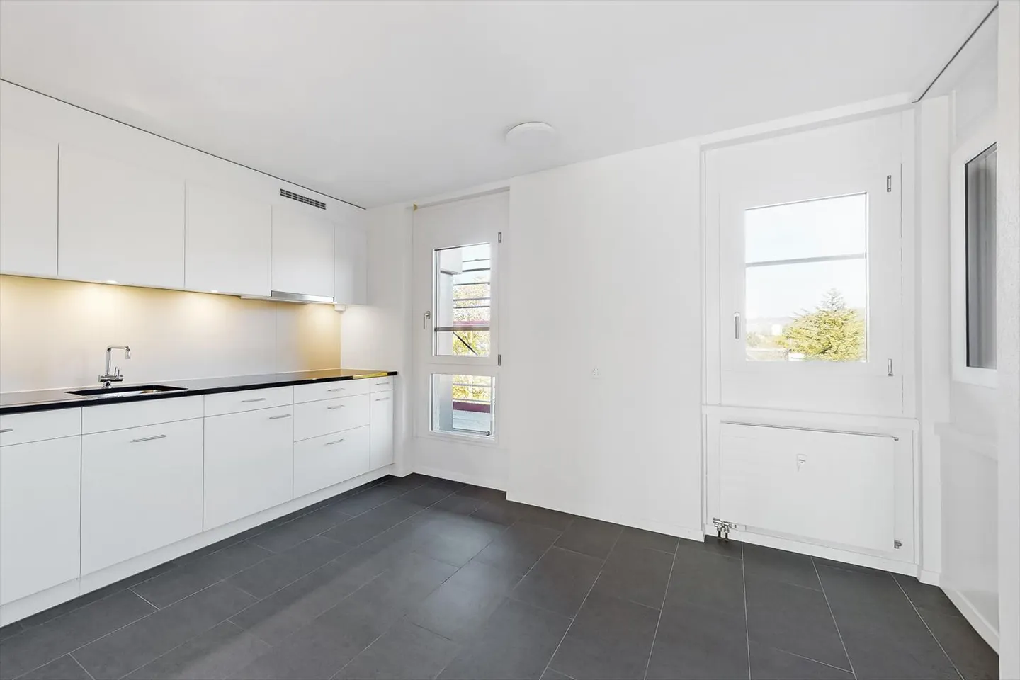 6-room apartment - Photo 2 of 11