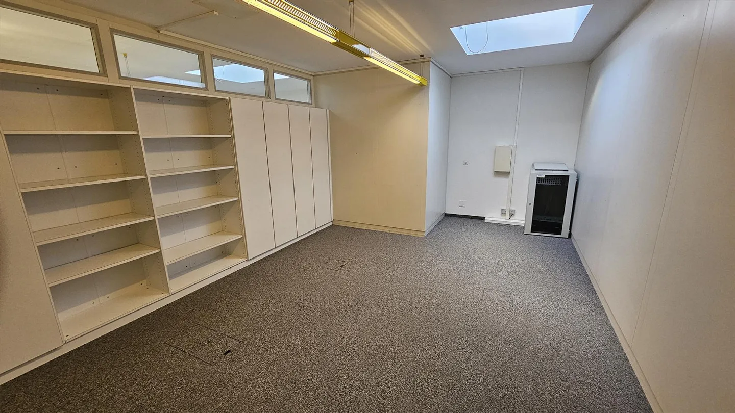 Geräumige Bürofläche - Foto 5 von 6